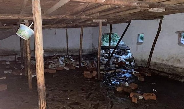 Sel baskınları ev ve besihanalerde göçüğe neden oldu