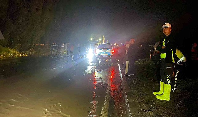 Sel nedeniyle kapanan Nevşehir-Aksaray karayolu trafiğe yeniden açıldı