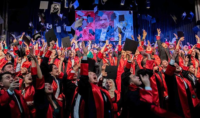 Selçuk Üniversitesinde genç hukukçular mezuniyet sevinci yaşadı
