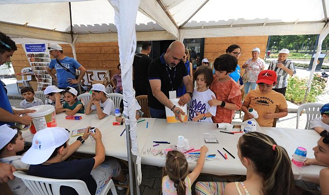 Selçuk'ta atıklar kuş evi oldu