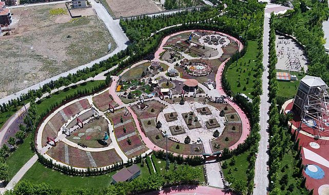 Selçuklu Çiçek Bahçesi görsel şölene hazırlanıyor