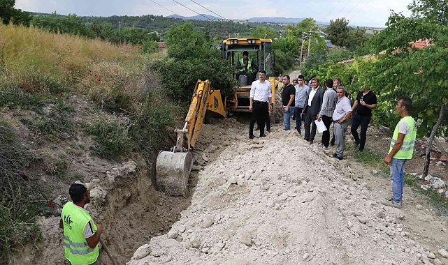 Selendi'nin kırsal mahallelerinde altyapı dönüşümü devam ediyor
