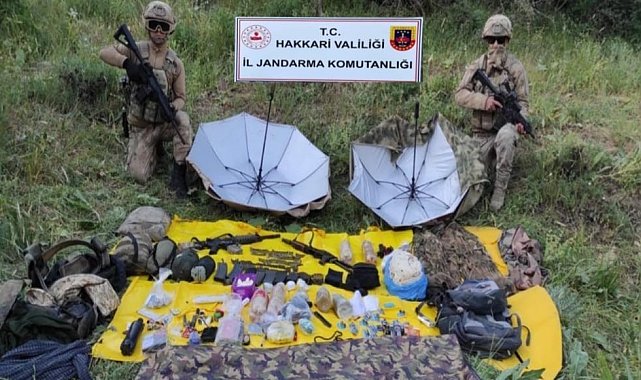 Şemdinli&#039;de 2 teröristin etkisiz hale getirildiği operasyonda silah, mühimmat ve patlayıcı ele geçirildi