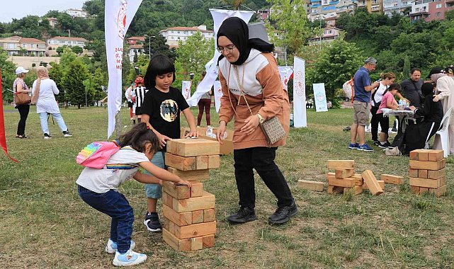 Şenlikle çevre ve geri dönüşüm bilincini aşıladılar