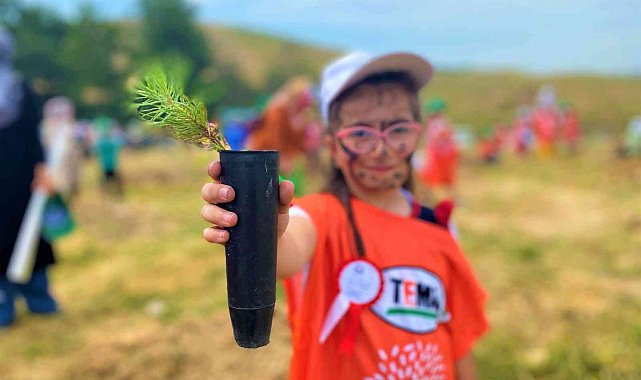 Sıfır Atık Ormanı'nda binlerce fidan toprakla buluştu