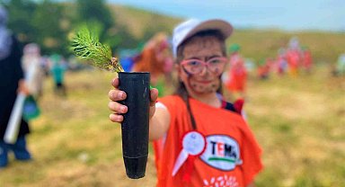 Sıfır Atık Ormanı'nda binlerce fidan toprakla buluştu