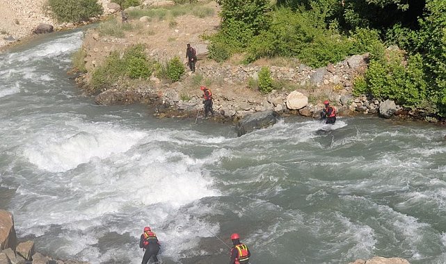 Siirt'te çayda akıntıya kapılan sağlıkçıyı arama çalışmaları üçüncü gününde