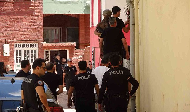Silahlı kavgaya karışan şüphelilerin evlerine özel harekat destekli operasyon