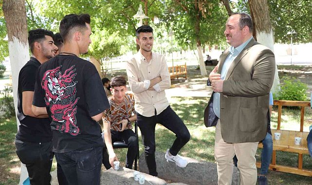 Sınav öncesi öğrencilere moral verdi