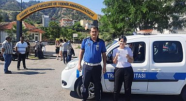 Sınava geç kalmasınlar diye zabıta ekipleri seferber oldu