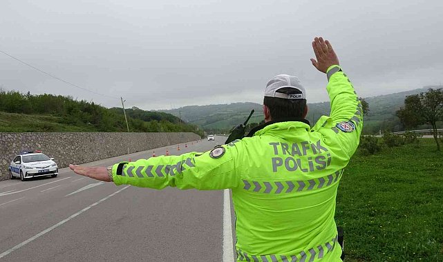 Sinop&#039;ta trafik raporunda &#039;hız ihlali&#039; birinci sırada