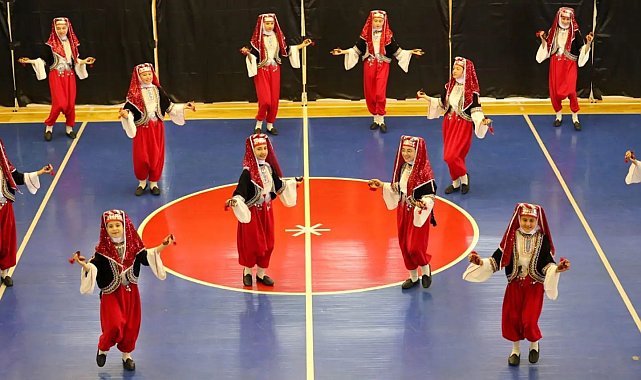 Sivas, Halk Oyunları Grup Yarışması&#039;na ev sahipliği yaptı