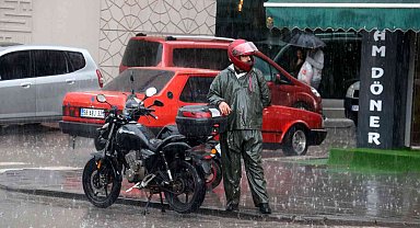 Sivas'ta şiddetli yağış hayatı olumsuz etkiledi