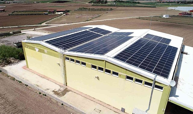 Soğuk hava deposu da temiz enerji üretmeye başladı