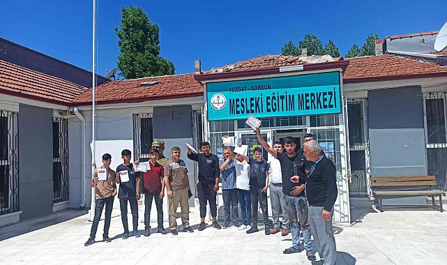 Sorgun Mesleki Eğitim Merkezinde eğitim gören 140 öğrenciye belgeleri verildi