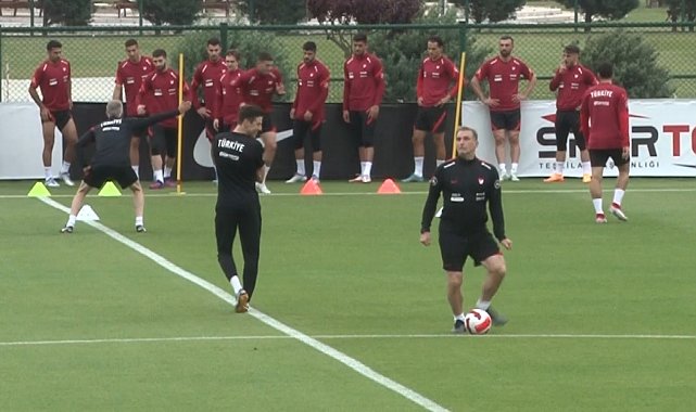 Stefan Kuntz, Serdar Dursun'un penaltı atışını taklit etti