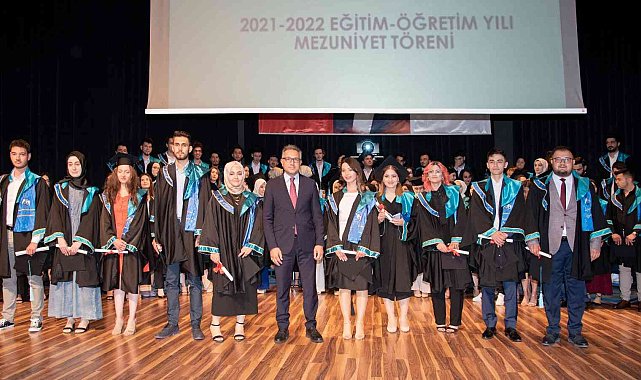 SÜ Uluslararası İlişkiler Bölümünden 219 öğrenci mezun oldu