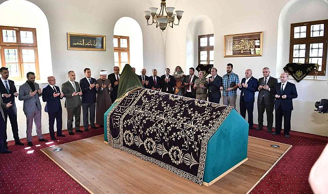 Sultan Murad, Kosova'da kabri başında anıldı