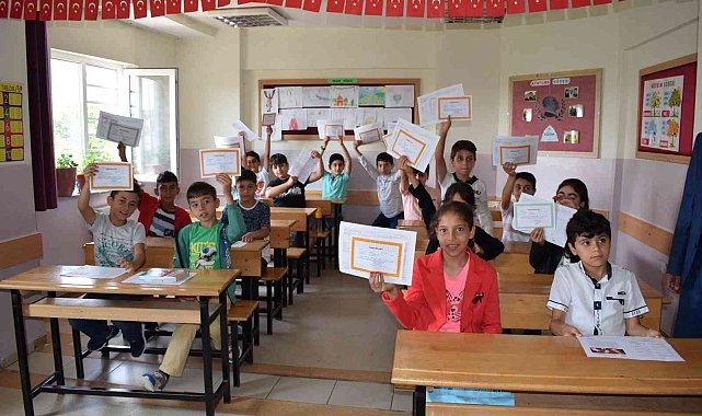 Sungurlu'da 7 bin 726 öğrenci karne aldı