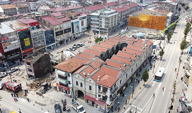 Tarihi Taşhan&#039;ın çevresi genişletiliyor