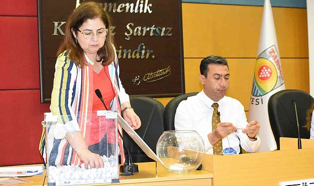 Tarsus Belediyesine girecek işçiler canlı yayında yapılan kurayla belirlendi