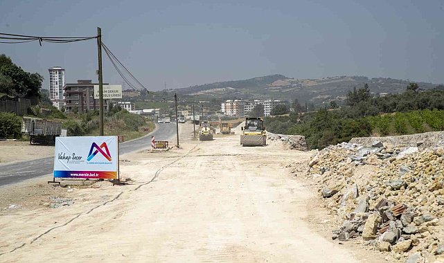 Tarsus'ta yol çalışmaları devam ediyor