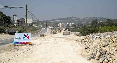 Tarsus'ta yol çalışmaları devam ediyor