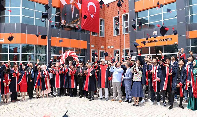 Taşova MYO'da mezuniyet heyecanı