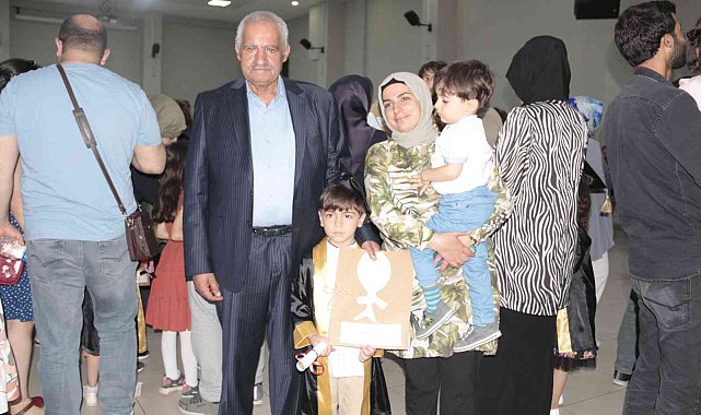 Tatvan&#039;da minikler mezuniyet heyecanı yaşadı