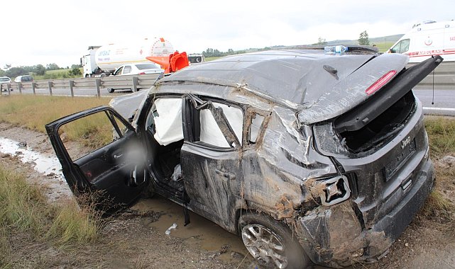 TEM&#039;de takla atan lüks cip hurdaya döndü: 6 yaralı