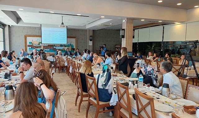 Tercih dönemi öncesi öğrenciler için rehber öğretmenlerle bir araya gelindi