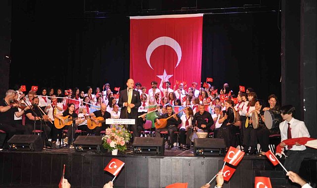 TKM'de Gençleşen Türküler rüzgârı