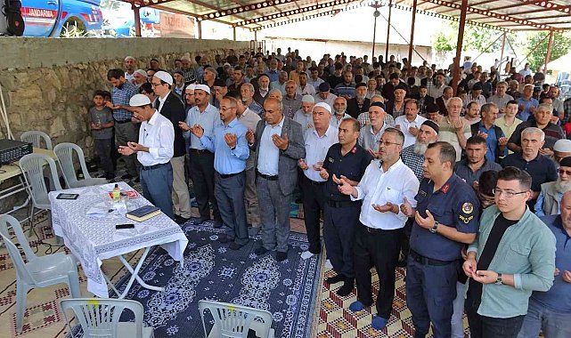 Tokat'ta köylüler yağmur ve şükür duasına çıktı