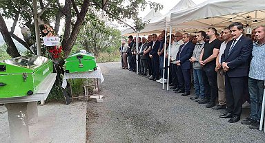 Trafik kazasında ölen karı koca birlikte defnedildi