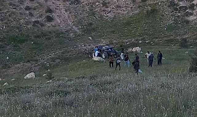 Traktör devrildi, sürücüsü kazayı yara almadan atlattı
