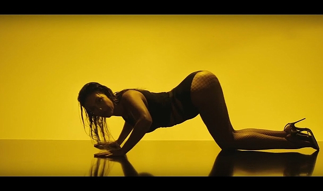 Tuğba Ekinci&#039;nin cesur klibine Mali&#039;den yorum gecikmedi: İşte kadın