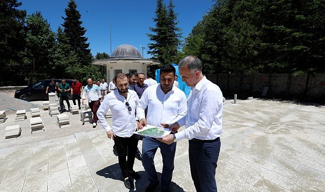 Turgut Alp Türbesi&#039;nin restorasyon çalışmaları sürüyor