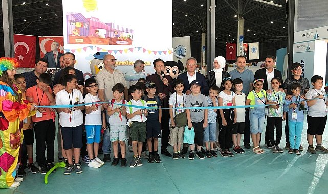 Türkiye&#039;nin en büyük &#039;Çocuk Girişimciler Çarşısı&#039; Tuzla&#039;da açıldı