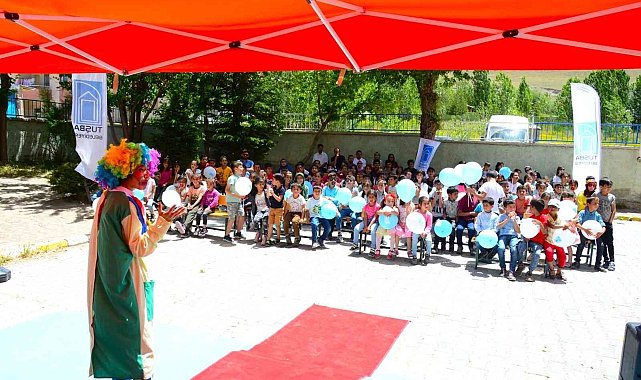 Tuşba Belediyesi'nden öğrencilere yönelik tiyatro etkinliği