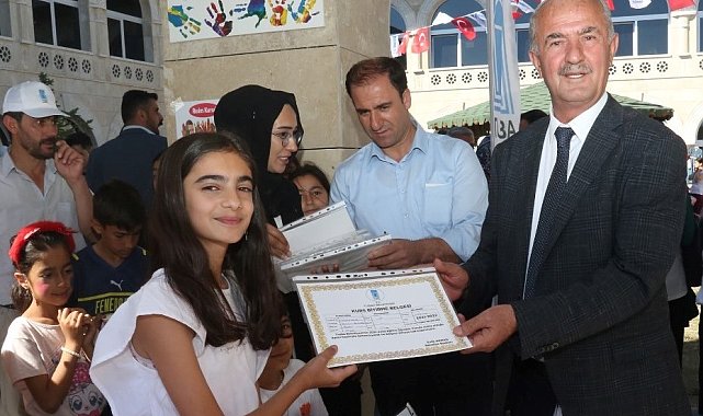 Tuşba&#039;da yılsonu sergi ve sertifika töreni