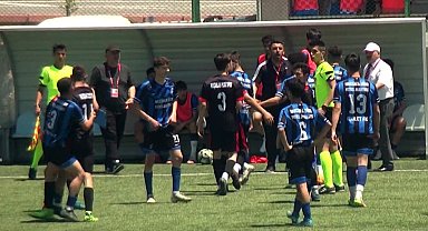 Uçan tekme atan futbolcuya 3 maç ceza