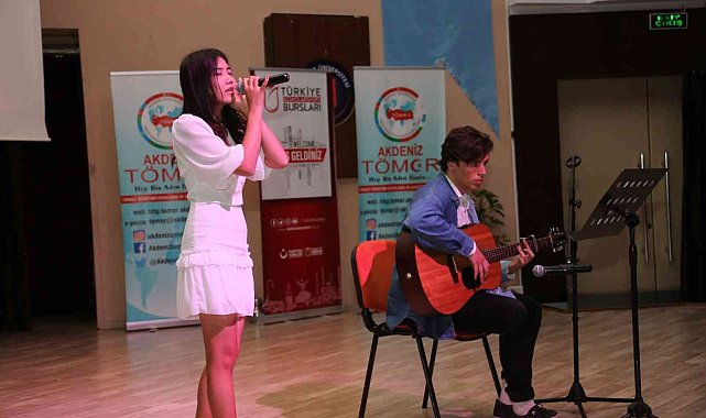 Uluslararası öğrencilerden Türkçe gösteri