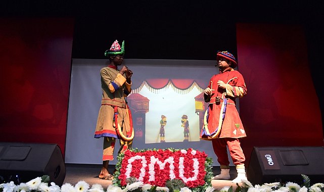 Uluslararası öğrencilerin mezuniyet coşkusu