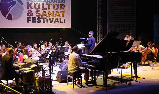 Ünlü caz piyanisti Marmaris&#039;te sahne aldı