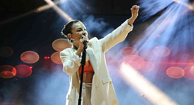 Ünlü şarkıcı Fatma Turgut Safranbolu'da sahne aldı