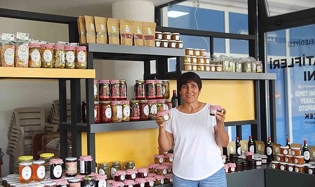 Üreten kadınların ürünleri müşterilerle buluştu