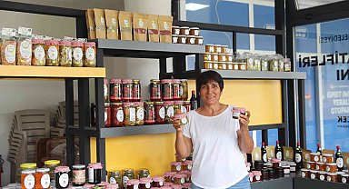 Üreten kadınların ürünleri müşterilerle buluştu