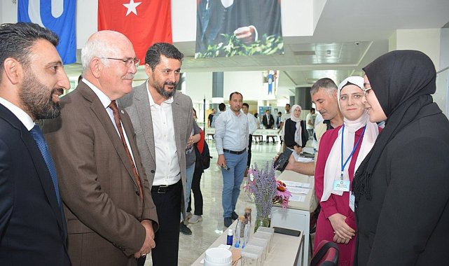 Uşak&#039;ta &#039;Genç Nesiller Yarışıyor&#039; proje yarışmasında ödüller sahiplerini buldu