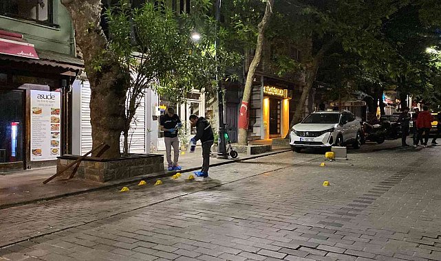 Üsküdar'da husumetli 2 grup birbirlerine kurşun yağdırdı: 2 yaralı