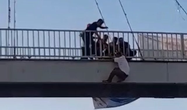 Üst geçide çıkan şahıs ikna edildi